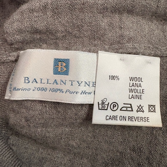 Burberry Vintage Fit Grey Wool Women's Sweater - Picture 3 of 3